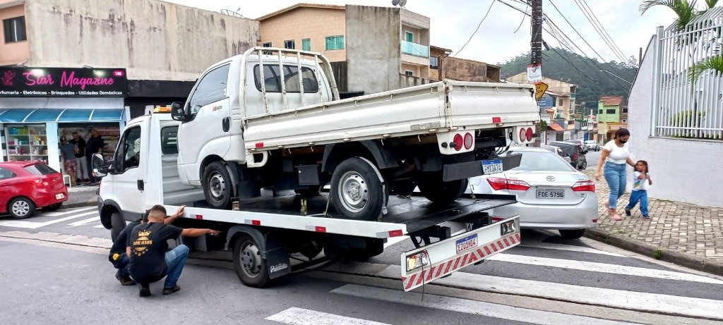 Transporte de utilitário e van em plataforma de guincho Cammilog